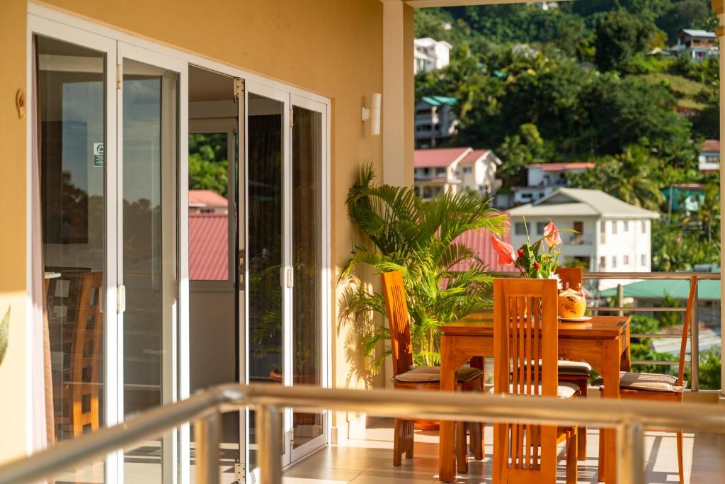 Balkón nebo terasa v ubytování Tropical Hideaway