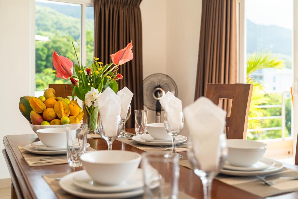 Nespecifikovaný výhled na hory nebo výhled na hory při pohledu z aparthotelu