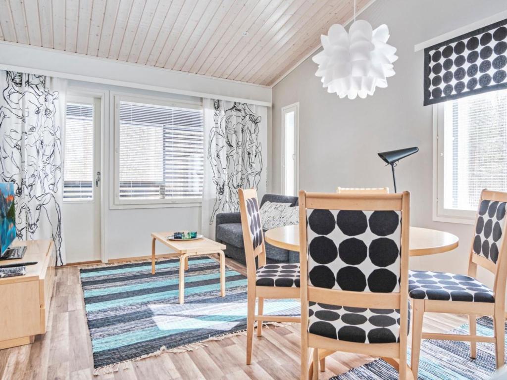 Posezení v ubytování Holiday Home Lumi b 10 by Interhome