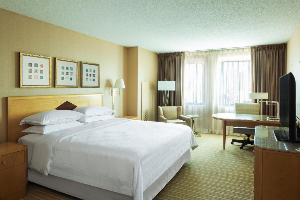 Postel nebo postele na pokoji v ubytování Sheraton Atlantic City Convention Center Hotel