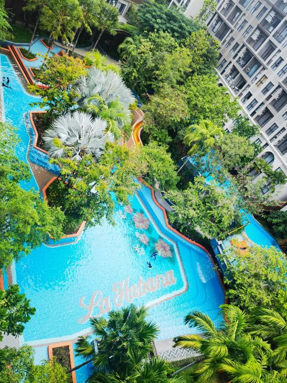 Bazén v ubytování LAHABANA Resort nebo v jeho okolí