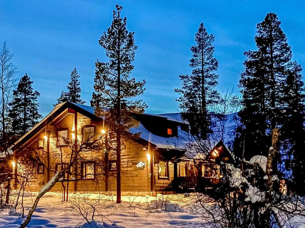 Holiday Home Utsunusko a by Interhome зимой