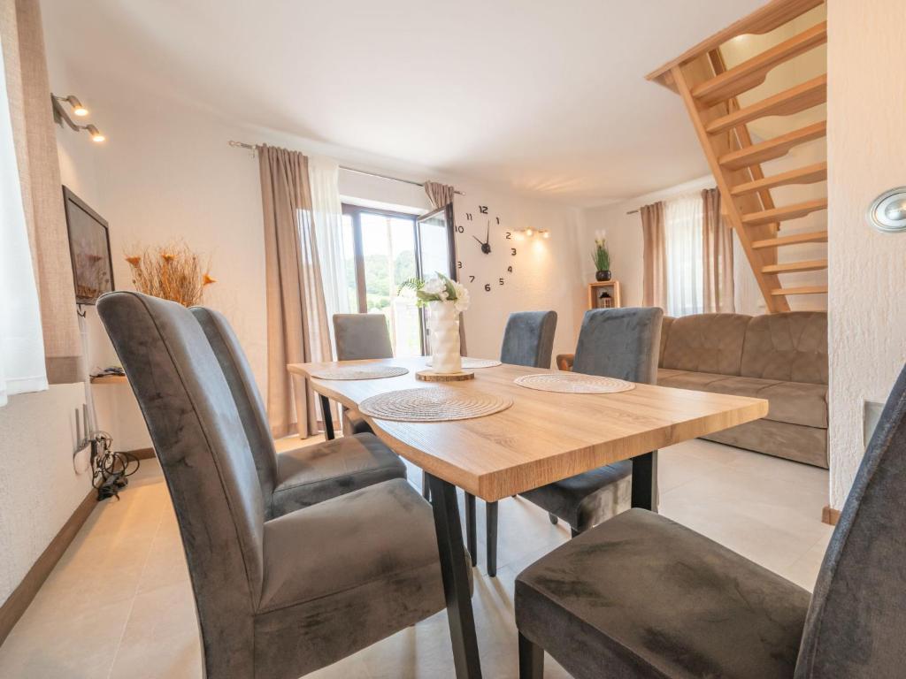 Posezení v ubytování Holiday Home Nada by Interhome