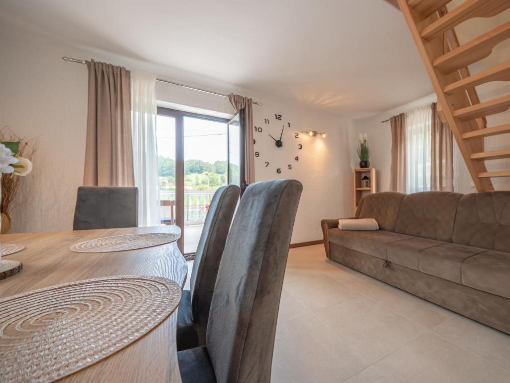 Posezení v ubytování Holiday Home Nada by Interhome
