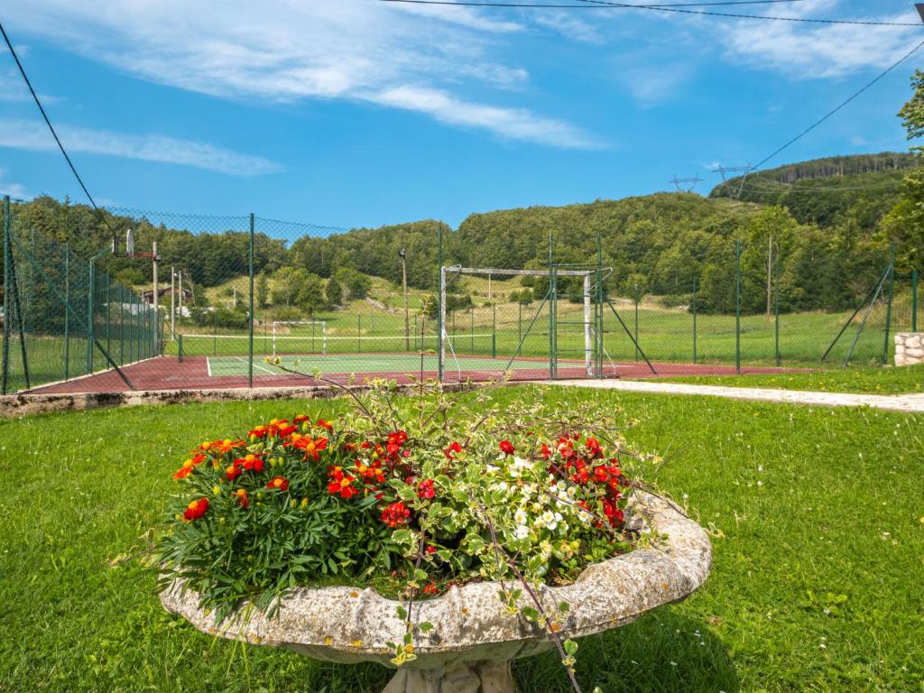 Zahrada ubytování Holiday Home Nada by Interhome
