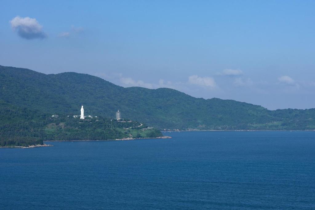 Phòng Có 1 Giường Cỡ King Nhìn Ra Toàn Cảnh Biển, Tầng Cao, Ban Công