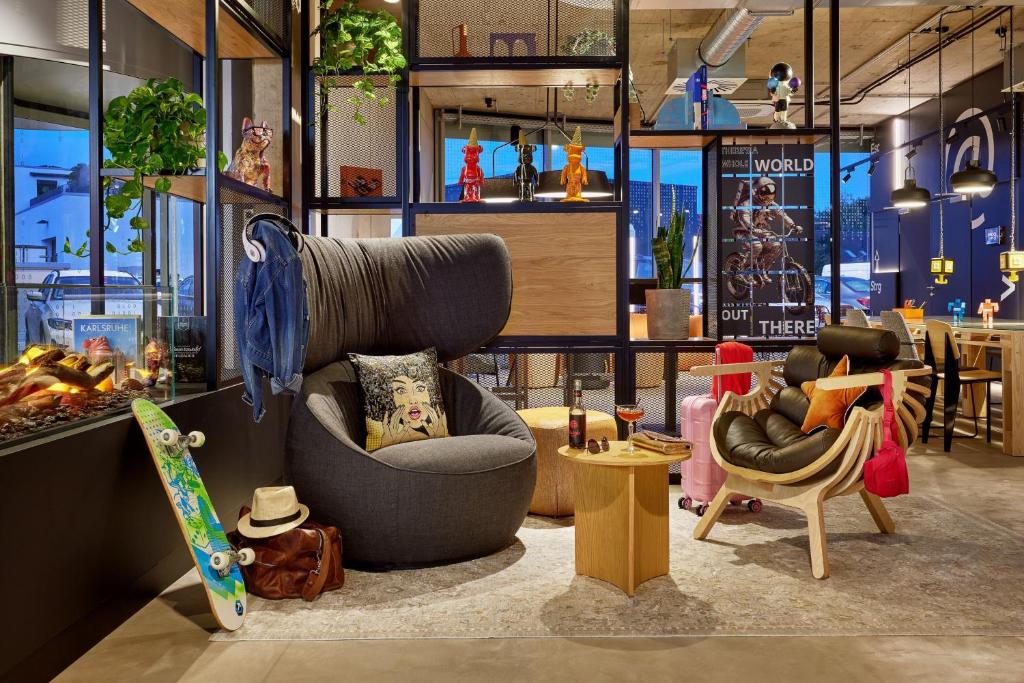 Istumisnurk majutusasutuses Moxy Karlsruhe