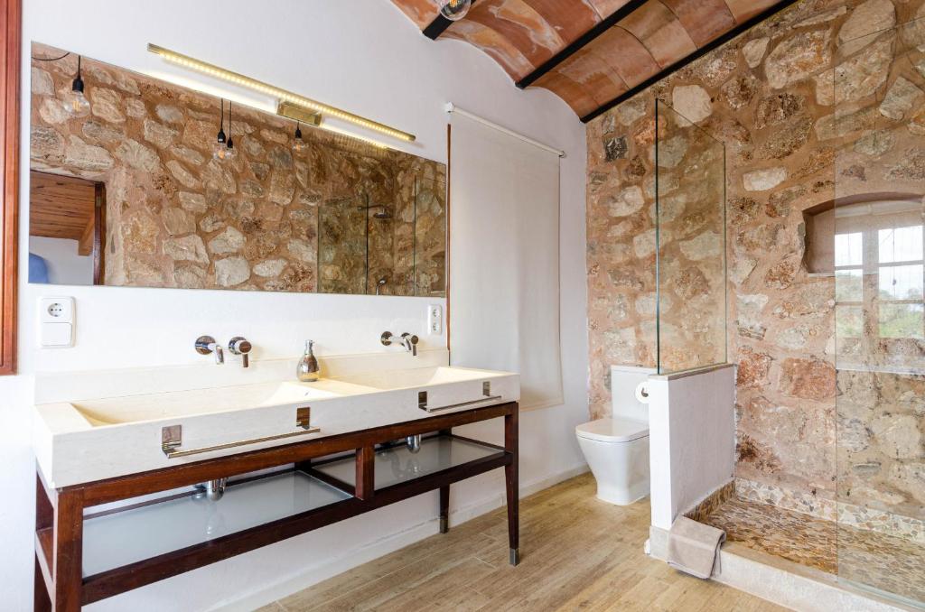 Koupelna v ubytování YourHouse Can Rosillo Villa