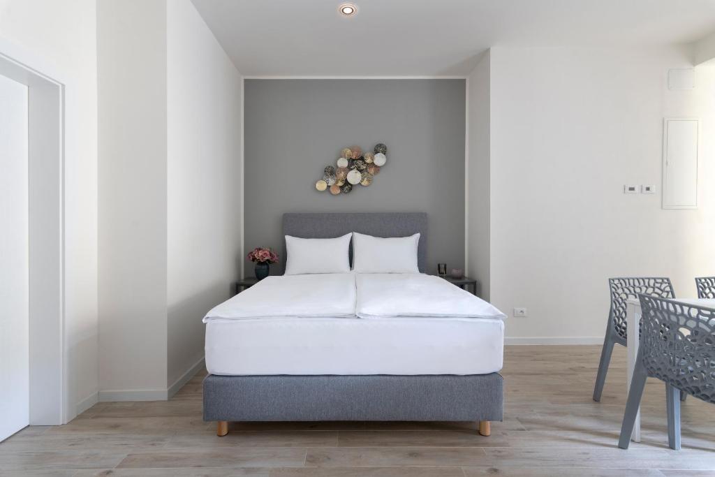 Kinsky Garden Apartments and Suites by Dwellfort - Resim 12