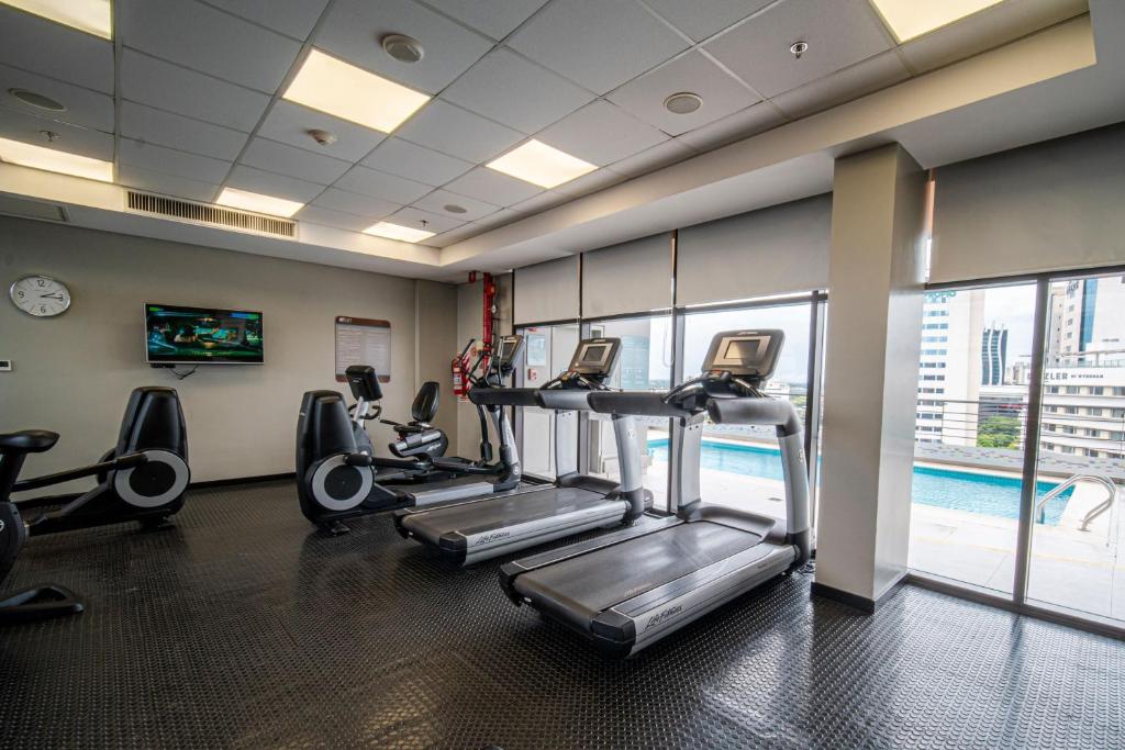 Fitness centrum a/nebo fitness zařízení v ubytování Aloft Asuncion