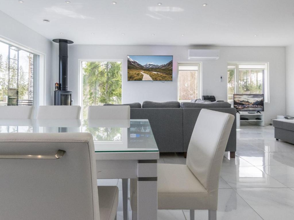 Φωτογραφία από το άλμπουμ του Holiday Home Villa hirvas by Interhome σε Salmentaka