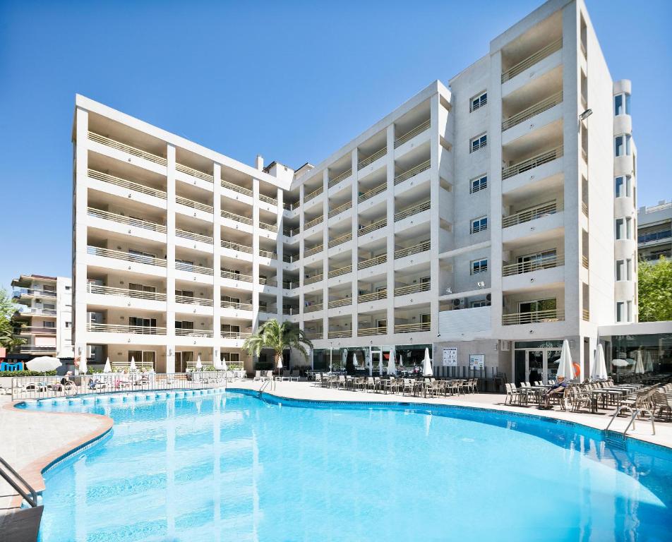 Bazén v ubytování Hotel Best Da Vinci nebo v jeho okolí