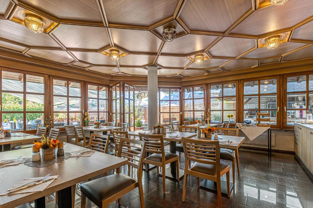 Restaurace v ubytování Zur Blume Hotel & Restaurant Efringen-Kirchen bei Basel