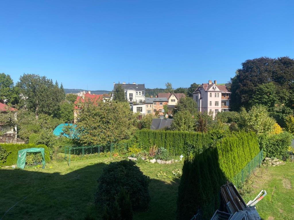 Zahrada ubytování Apartmán v Lesní
