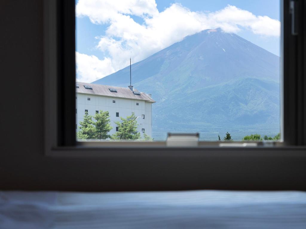 Nespecifikovaný výhled na hory nebo výhled na hory při pohledu z hotelu