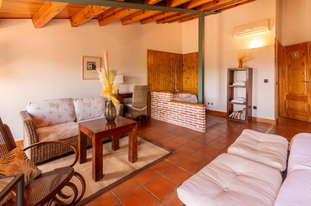 Hospedería el arco - Deluxe Double Room (2 Adults + 1 Child)