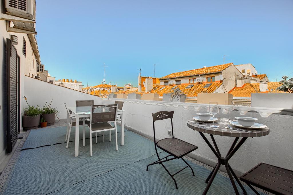 Charming Malasaña Terrace - Estancias Temporales, Madrid – Updated 2024 ...