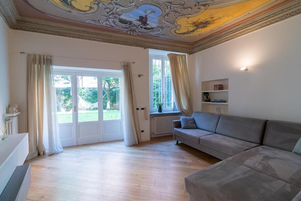 A seating area at Il giardino di Luy Apartment