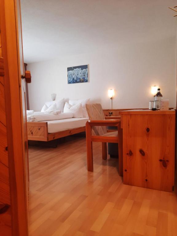 Postel nebo postele na pokoji v ubytování Hotel Schiffahrt