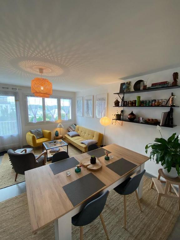 Posezení v ubytování Appartement lumineux 70 m2 proche centre