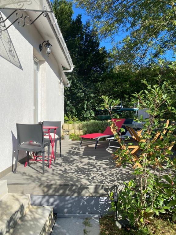 Zahrada ubytování The Little Oak - tiny house with bed on mezzanine & terrace - from 1 to 4 p Disney, Paris & CDG