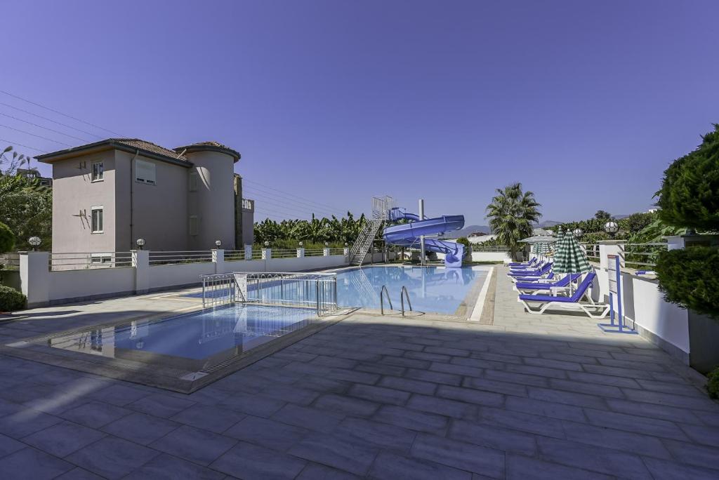 Fotografie z fotogalerie ubytování Residence w Balcony and Shared Pool 7 min to Coast v destinaci Mahmutlar