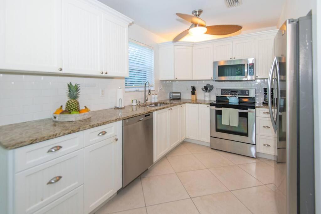 Pet Friendly Beach House 2BR, Hutchinson Island, Fort Pierce (updated
