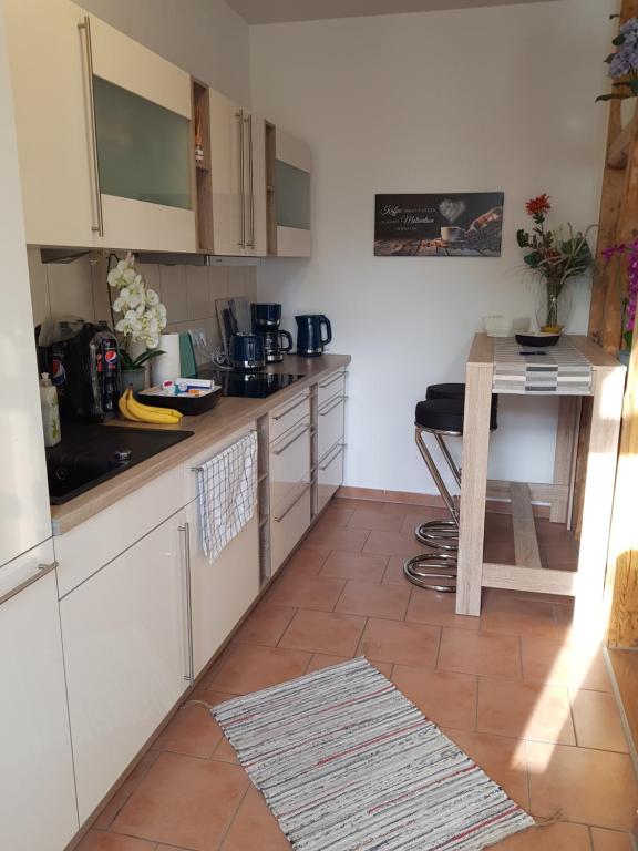 Η κουζίνα ή μικρή κουζίνα στο Poldi 1