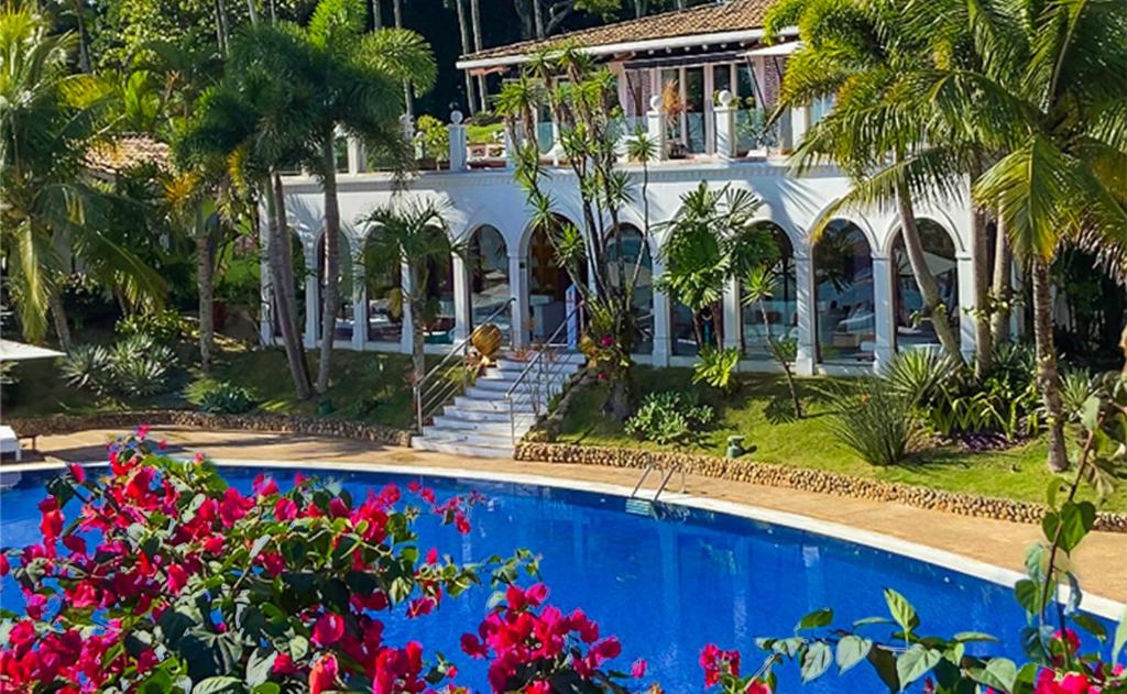 Bazén v ubytování DPNY Beach Hotel & SPA Ilhabela nebo v jeho okolí