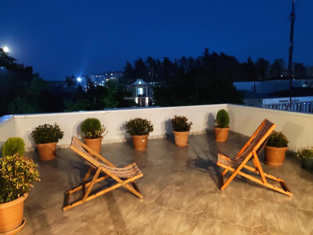 Balkón nebo terasa v ubytování White Hotel Guesthouse