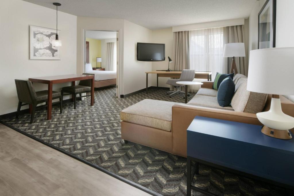 TV a/nebo společenská místnost v ubytování Residence Inn Dallas Addison/Quorum Drive