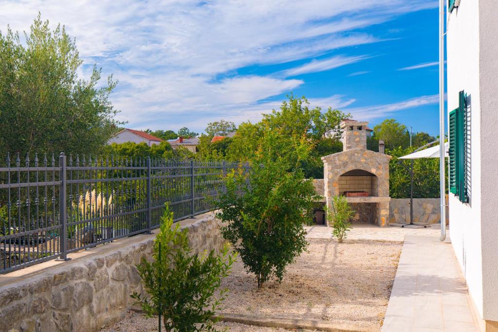 Zdjęcie z galerii obiektu Sea Point Villa Ivan w mieście Kornić