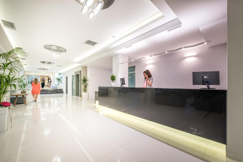 Vstupní hala nebo recepce v ubytování Azure Resort & Spa