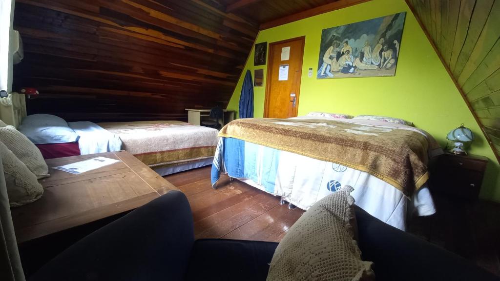 Postel nebo postele na pokoji v ubytování Cabanna Hostel
