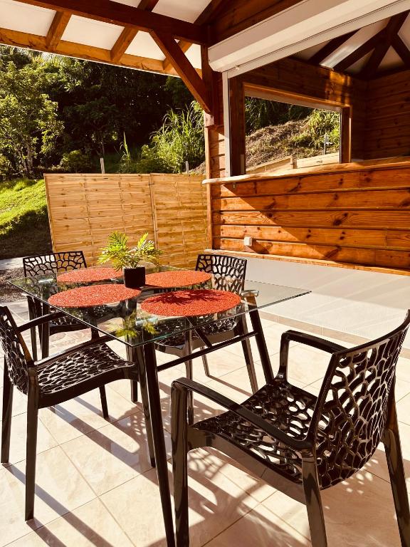Patio nebo venkovní prostory v ubytování Honey House
