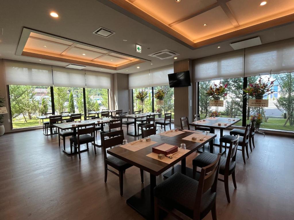 Restaurace v ubytování Hotel Route Inn Ohi Takahama