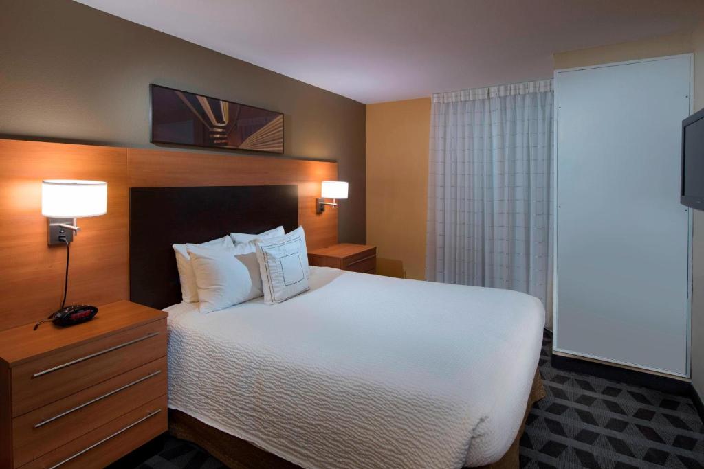 TownePlace Suites by Marriott Atlanta Alpharetta - Suite De Dos Dormitorios Con Sofá Cama