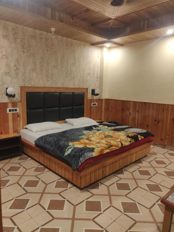 Dhi Ananta Homestay - Pure Veg - Budget Double Room