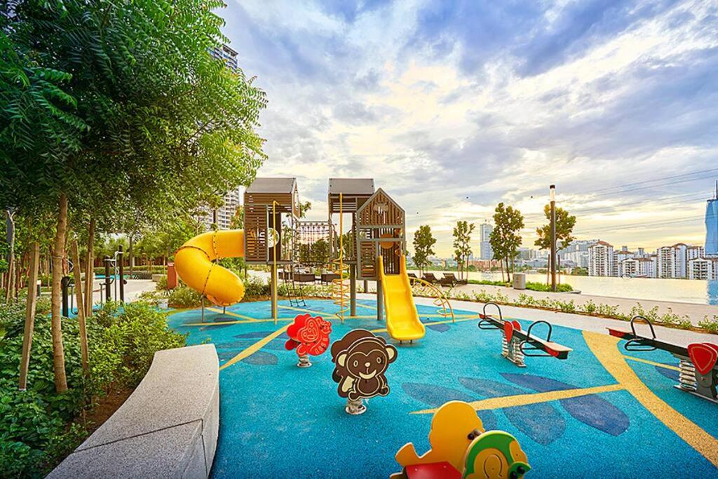 Leisure Vista Skys The Playground