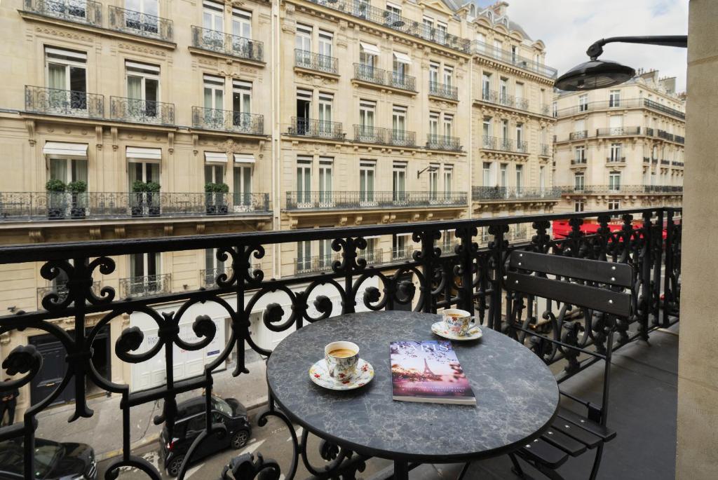 Vestay Montaigne - 1