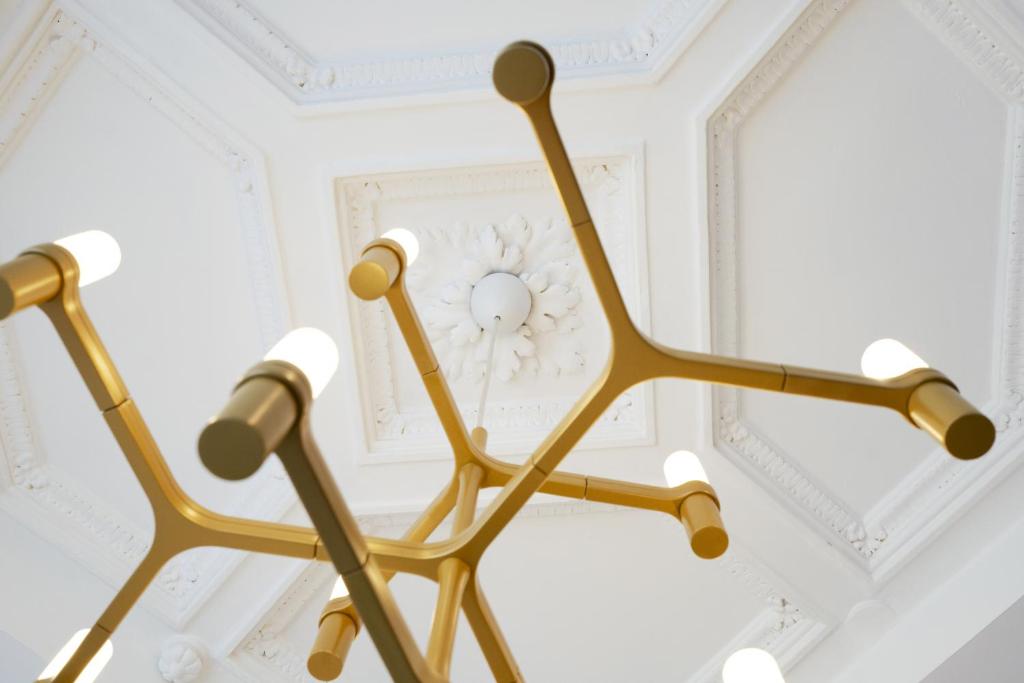 Vestay Montaigne - 4