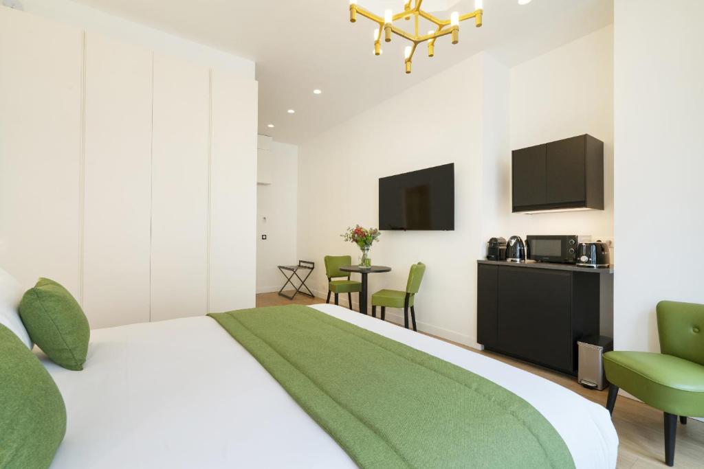 Vestay Montaigne - 5