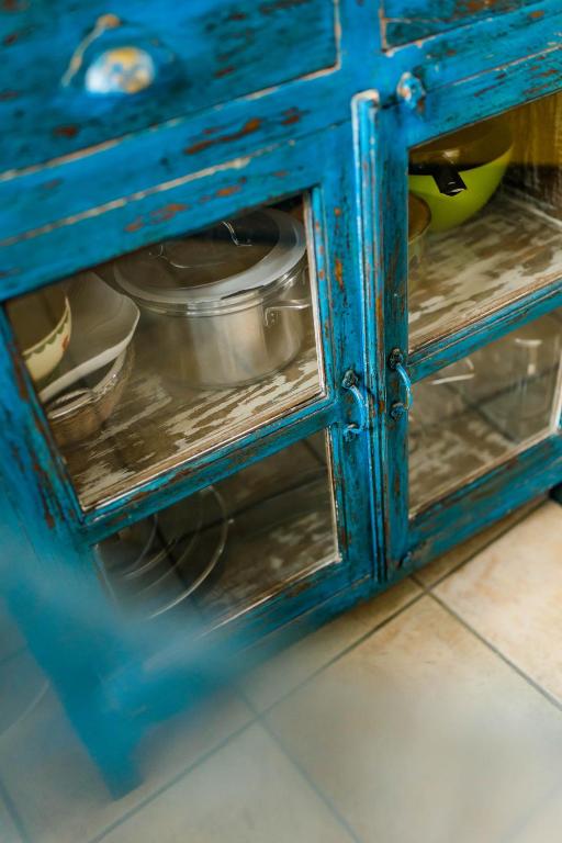 Palanda nebo palandy na pokoji v ubytování Tauglerei Appartement Enzian in den Zauberbergen