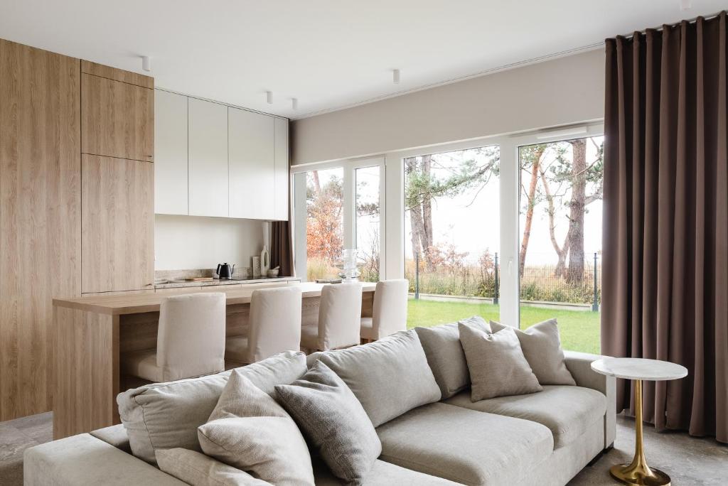 Posedenie v ubytovaní LET'S SEA - 2 Bedroom - Premium Baltic Apartment with Front Sea View Garden and SPA access