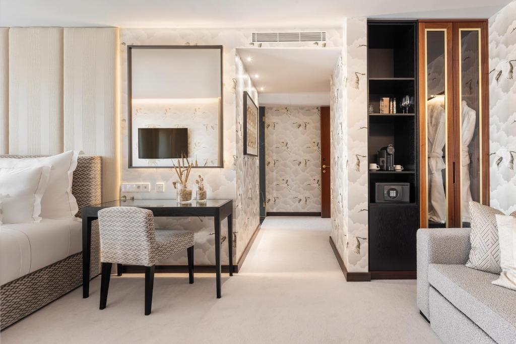 Kuchyň nebo kuchyňský kout v ubytování Wine & Books Porto Hotel