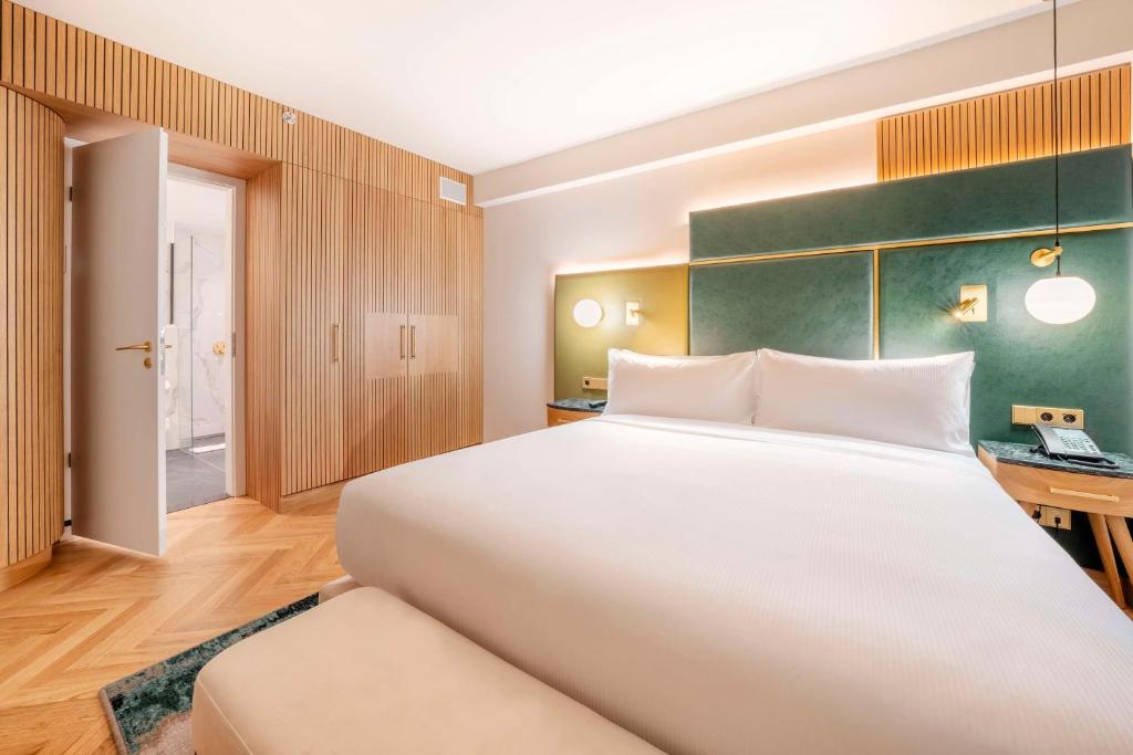 Hilton Berlin - Suite De Un Dormitorio - Acceso Al Salón