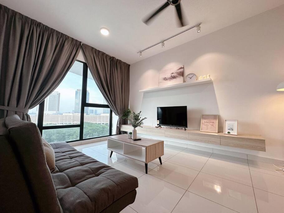 2BRJB Mid Valley Southkey Mosaic High Speed WiFi CIQ, Johor Bahru