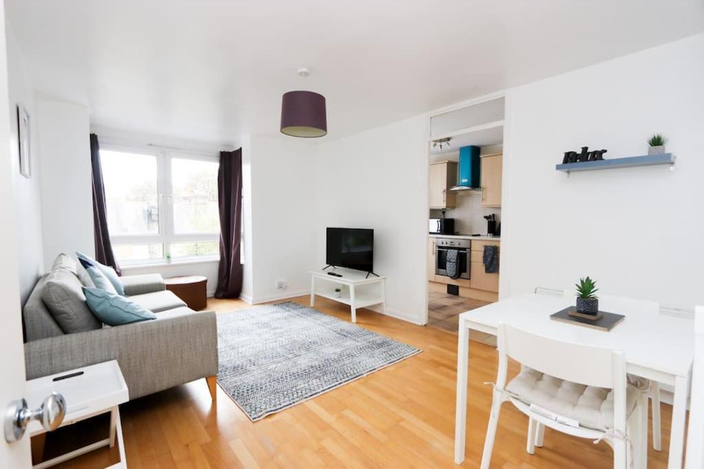 Fotografie z fotogalerie ubytování *City Break* Modern Elegant London Apartment v Londýně