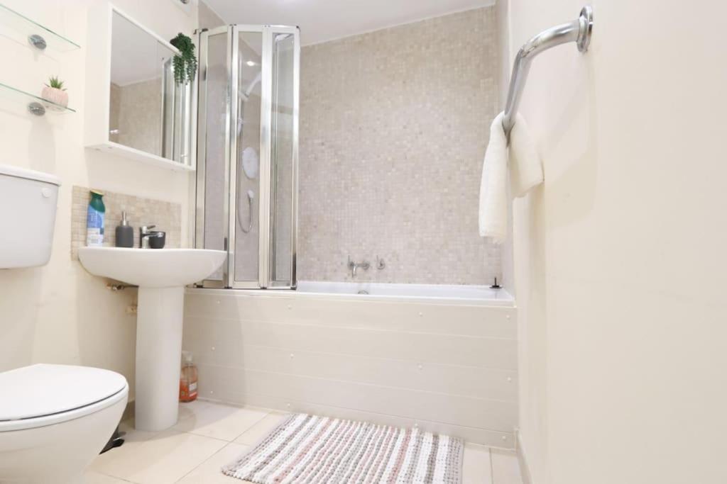 Fotografie z fotogalerie ubytování *City Break* Modern Elegant London Apartment v Londýně