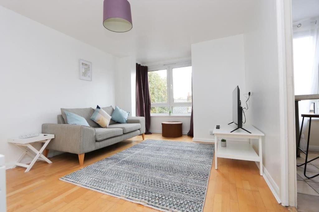 Fotografie z fotogalerie ubytování *City Break* Modern Elegant London Apartment v Londýně